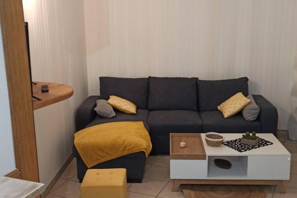 Petite Maison De Bourg Proche A84 Ducey-Les Cheris ภายนอก รูปภาพ